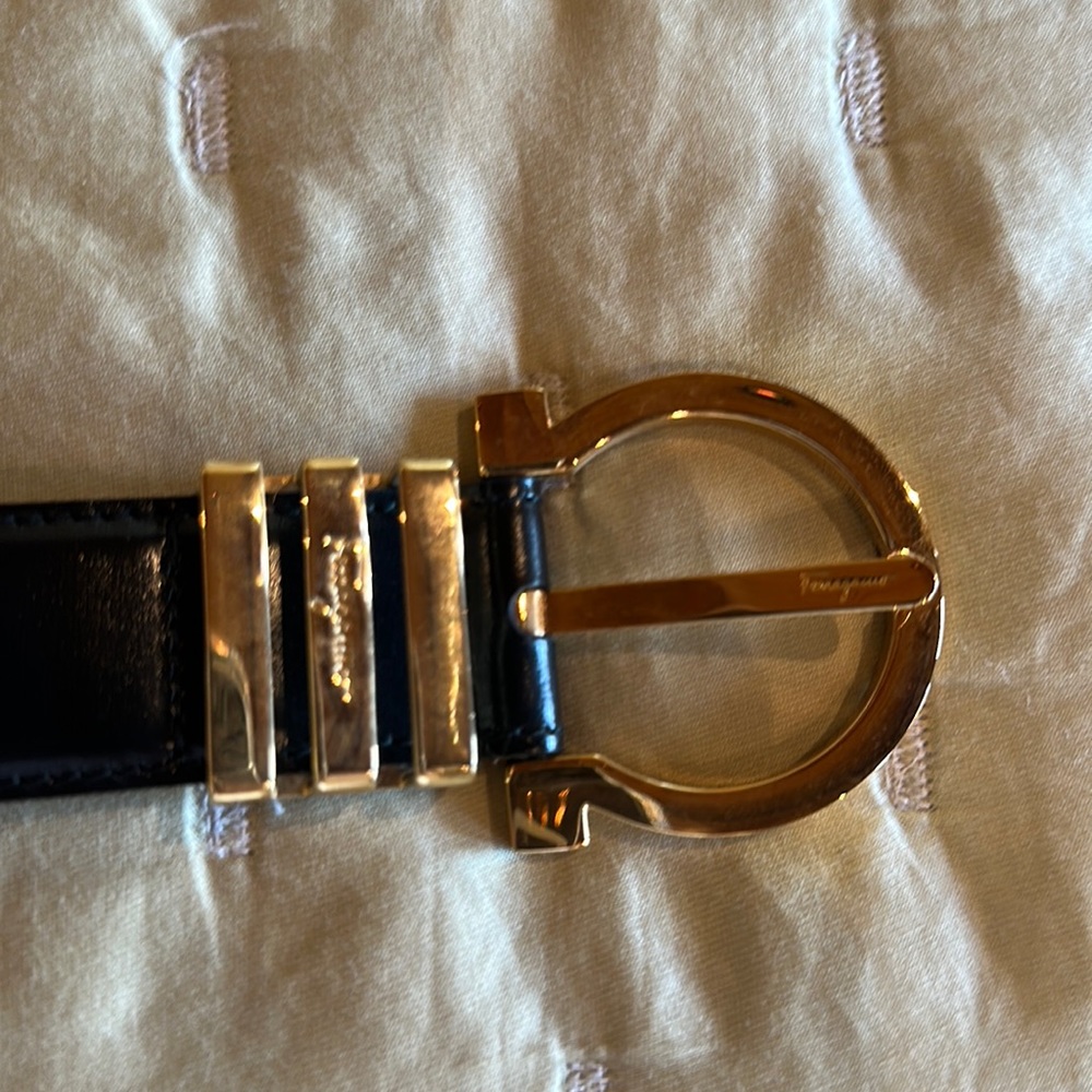 Ferrargamo black leather belt